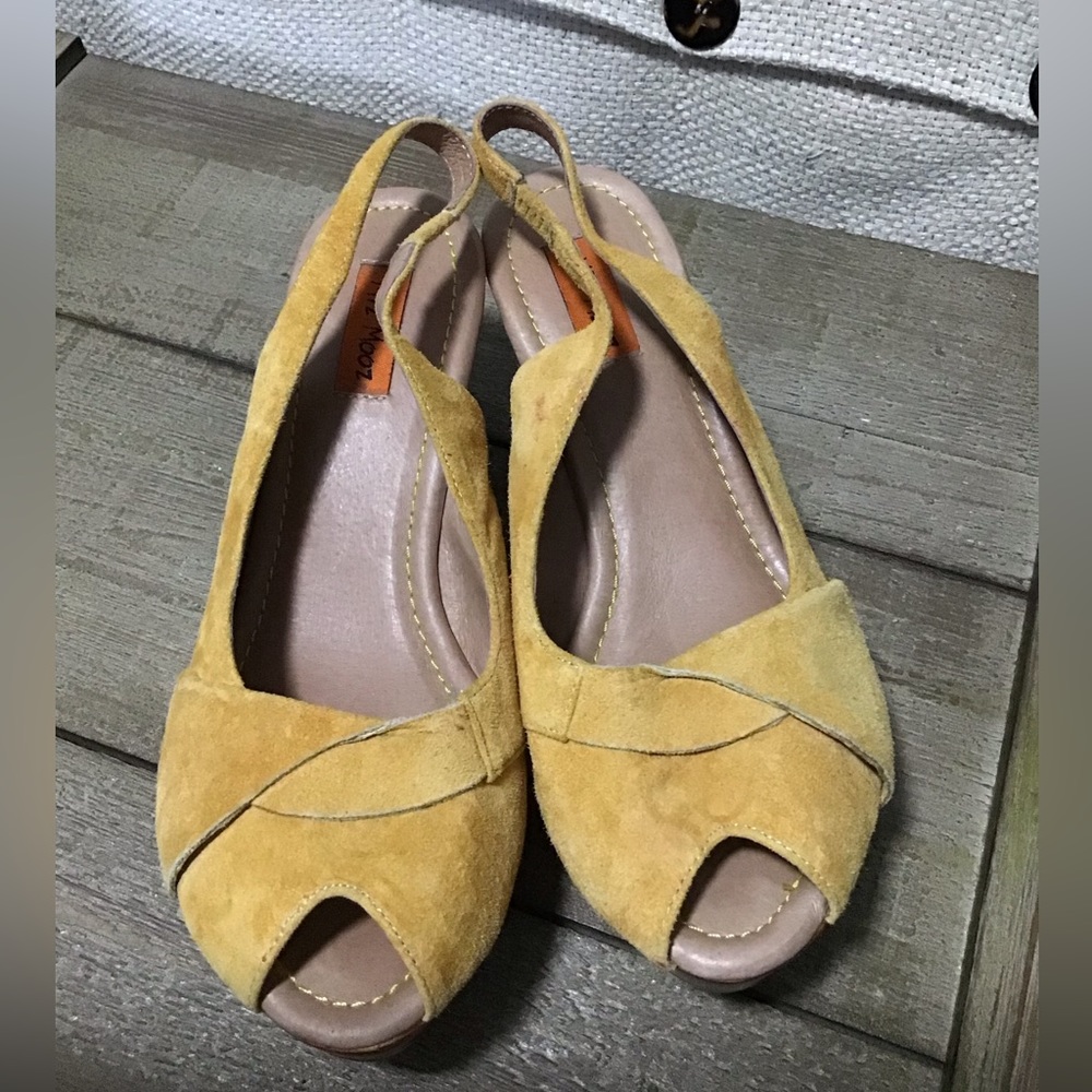 Miz Mooz Rainer gold leather wood platform shoe.EUC - Picture 2 of 6